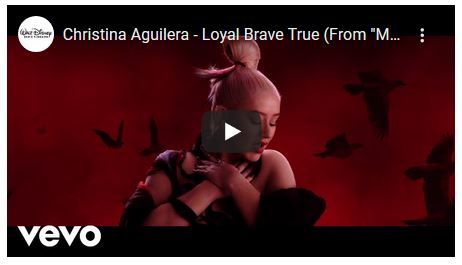 Christina Aguilera, Loyal Brave True: lyrics, traduzione e video della canzone di Mulan (in Usa a pagamento su Disney Plus)