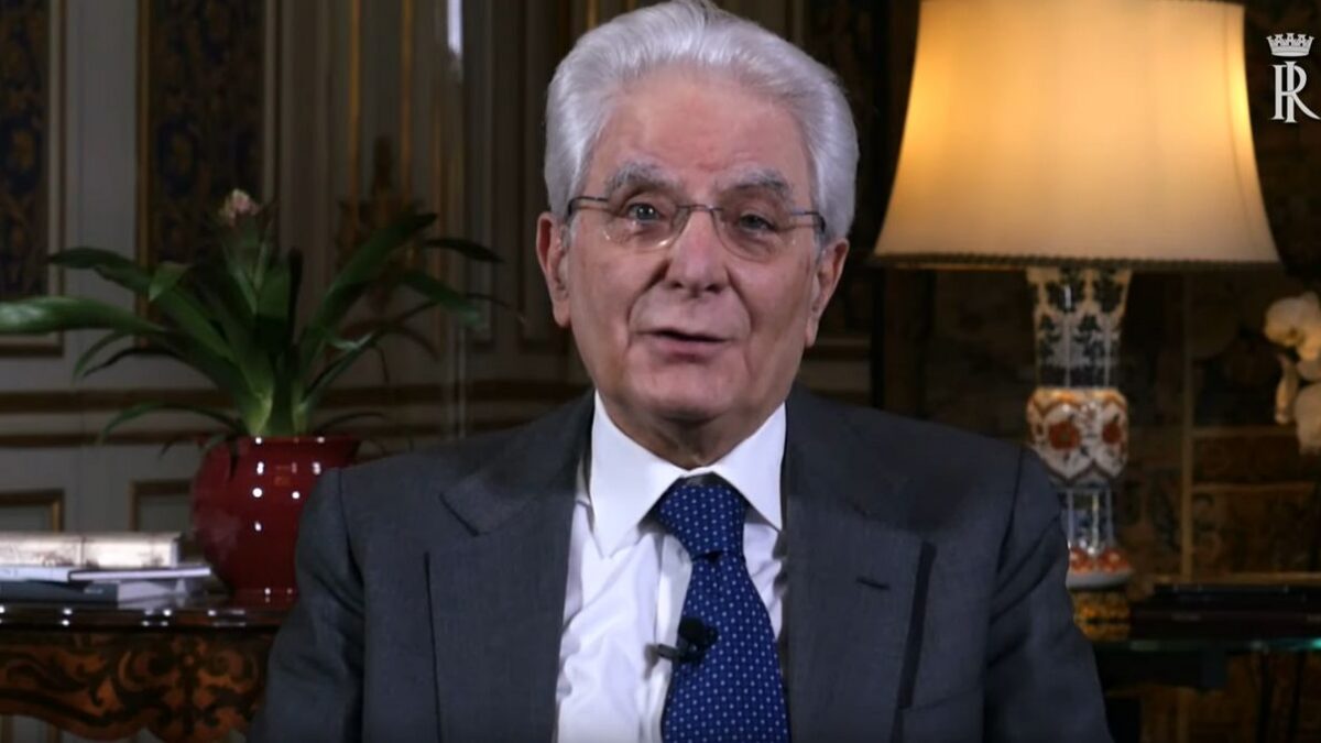 Mattarella: “Vaccinarsi è un dovere. Questo è tempo di costruttori”
