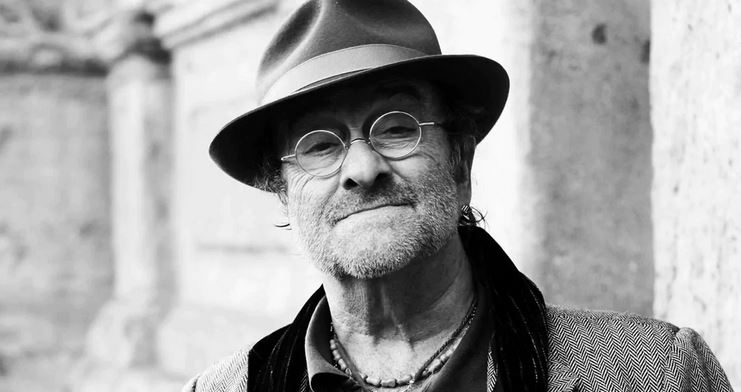 Una storia da cantare, 15 agosto 2020: puntata dedicata a Lucio Dalla, ecco gli ospiti e i cantanti
