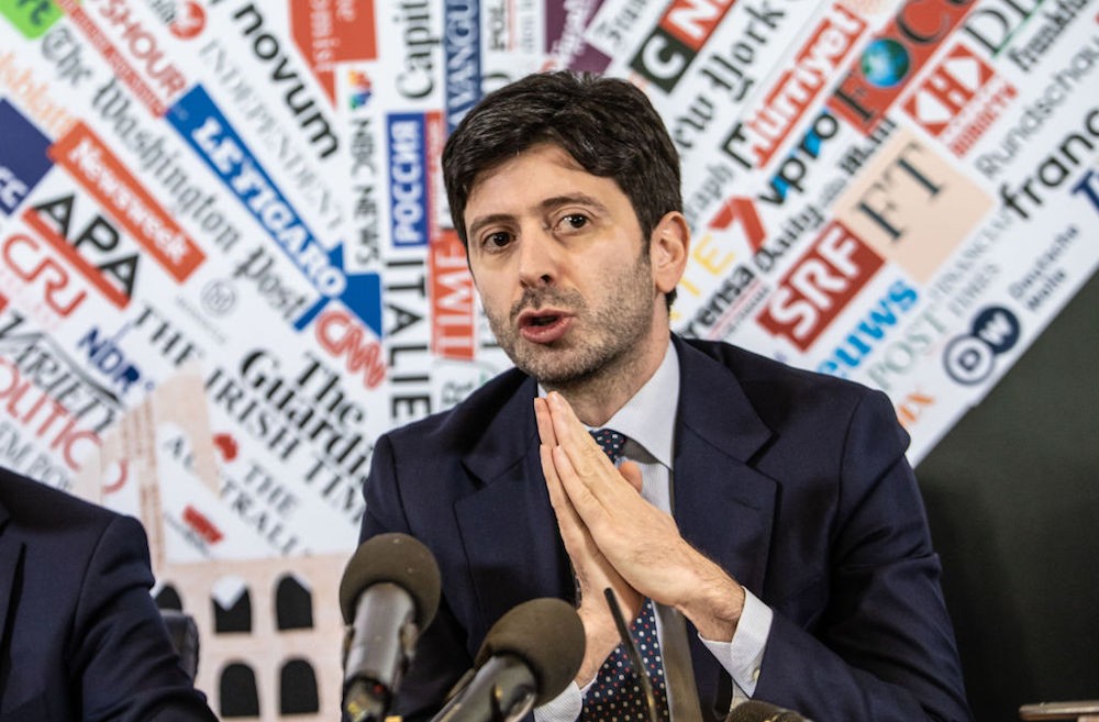 Speranza frena le critiche delle Regioni: “Servono unità e responsabilità”