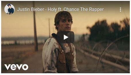 Holy, Justin Bieber featuring Chance The Rapper: il nuovo singolo sulla fede, il rapporto con Dio… e Hailey Baldwin?