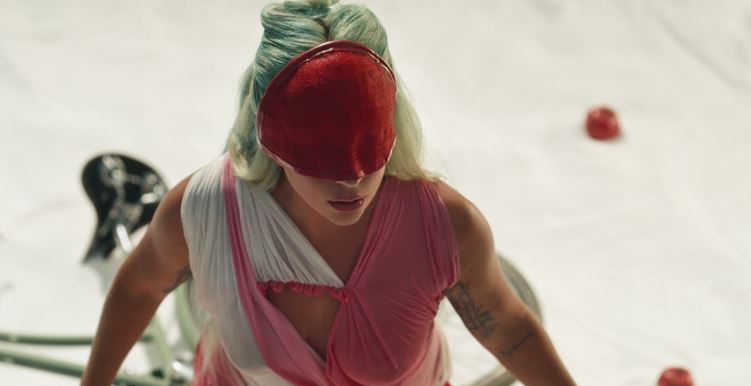 911, Lady Gaga: guarda il video ufficiale del nuovo singolo (lyrics, traduzione e testo)