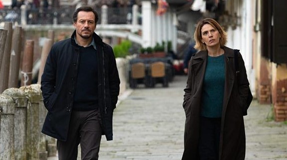 Venezia 2020, Lasciami Andare: trailer del film con Stefano Accorsi e Valeria Golino