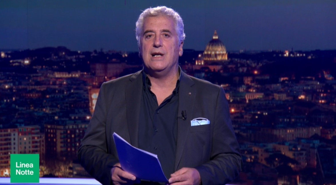 Linea Notte, Mannoni in onda con la mascherina usata come pochette