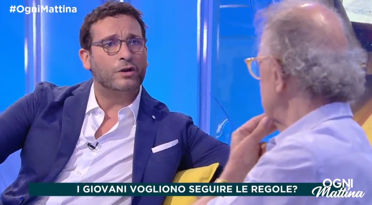 Incidente in motorino per Alessio Viola. A Ogni Mattina arriva Davide Camicioli