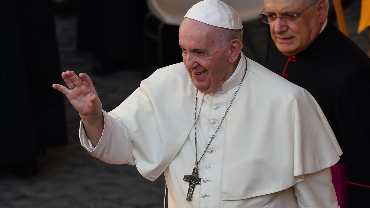 Eutanasia, il Vaticano: “È un crimine, chi legifera è complice”