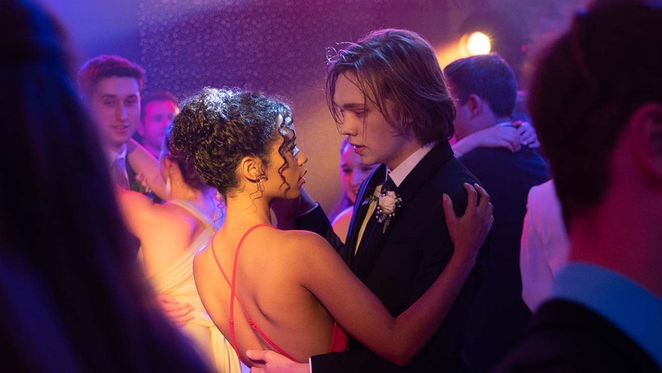 Quello Che Tu Non Vedi: trailer italiano del dramma romantico con Charlie Plummer