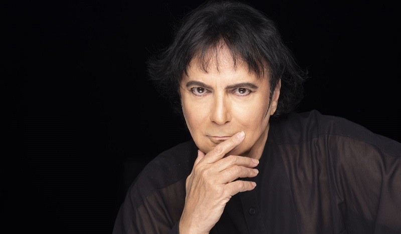 Renato Zero, Zero il folle, la serata evento in onda su Canale 5: tutte le canzoni e gli ospiti