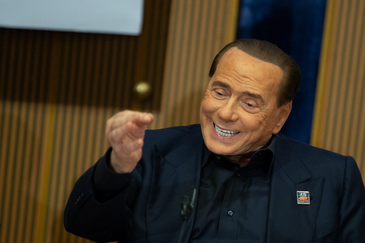 Berlusconi negativo al tampone sul coronavirus