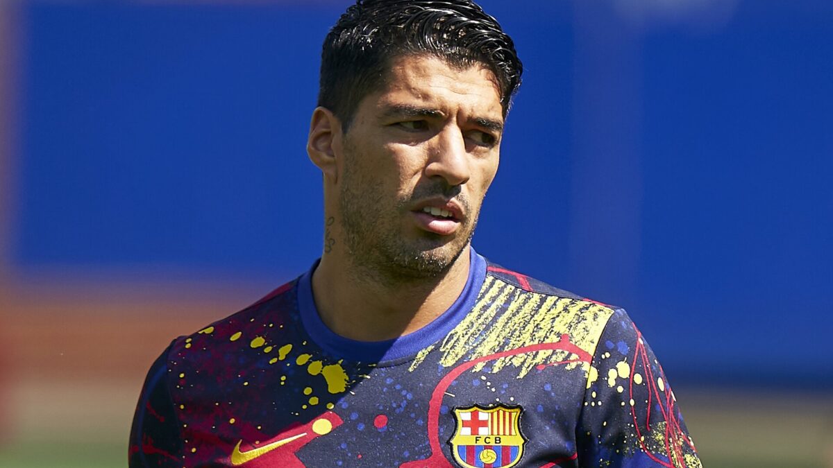 Suarez, esame irregolare a Perugia per la cittadinanza: “Stipendio da 10 milioni, deve passare”