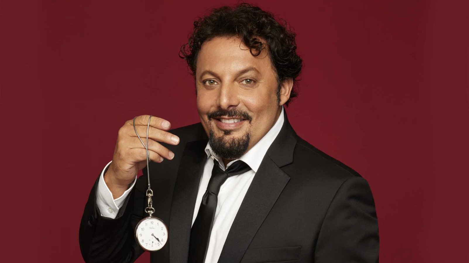 Enrico Brignano a TvBlog: Un’ora sola vi vorrei, il mio varietà essenziale fra ironia e divertimento