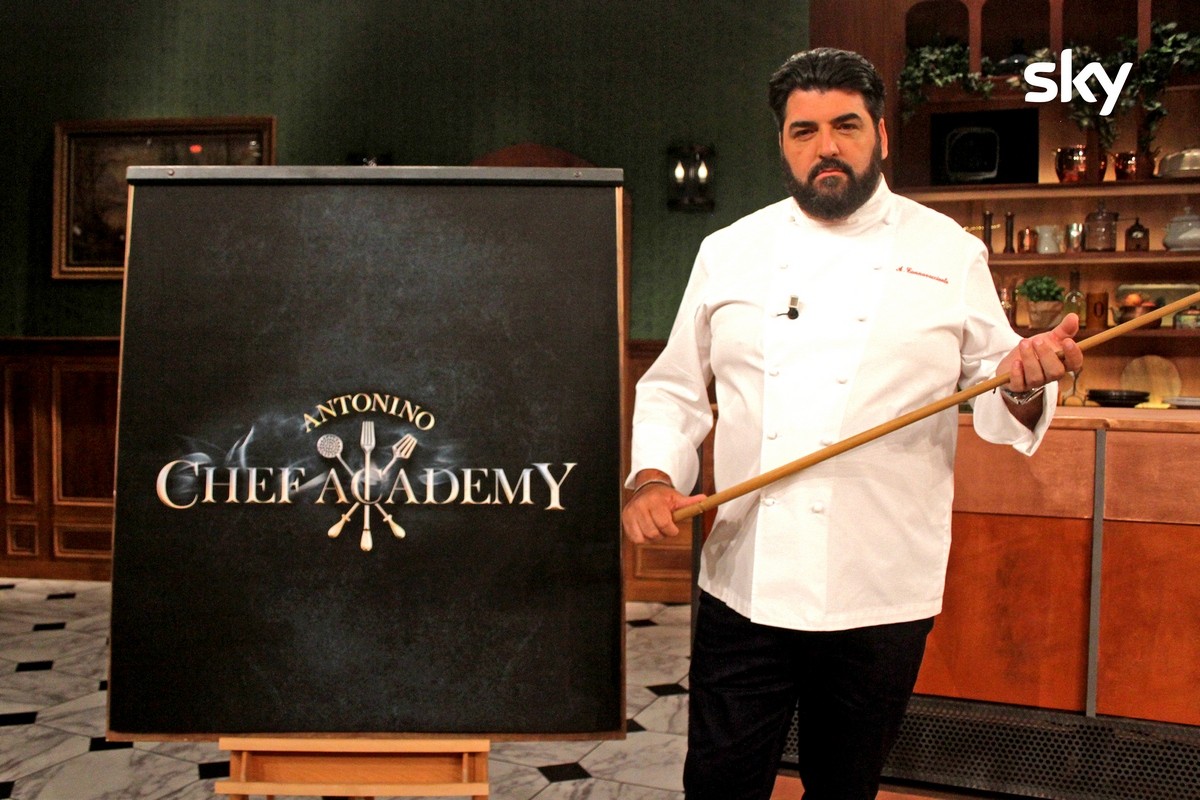 Antonino Chef Academy, Antonino Cannavacciolo: “Il bello di questa Accademia è che tutti cucinano. L’esempio è il più grande insegnamento”