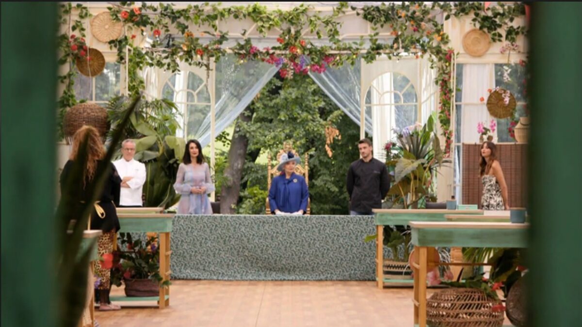 Bake Off Italia 2020, l’ottava puntata è regale