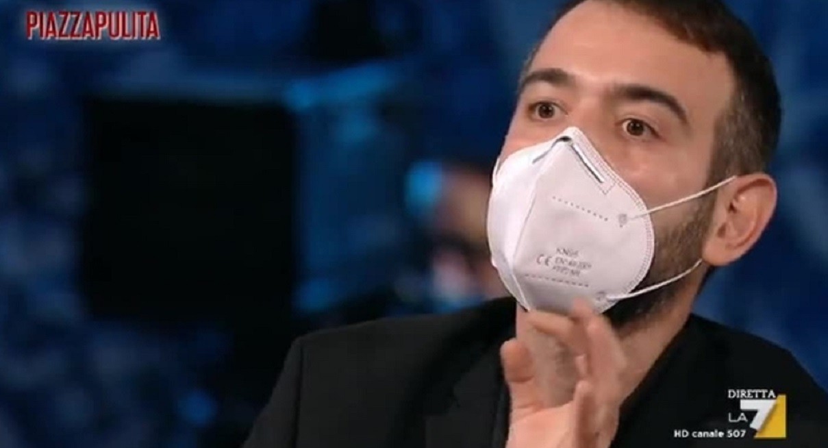 Piazzapulita, Borgonovo in studio con la mascherina: “Voi state violando la legge” (Video)