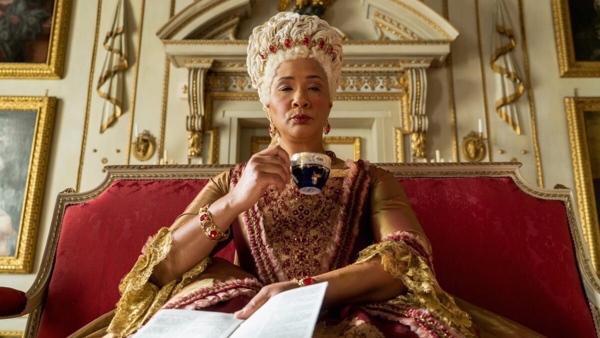 Bridgerton si espande, arriva lo spinoff dedicato alla giovane Regina Charlotte
