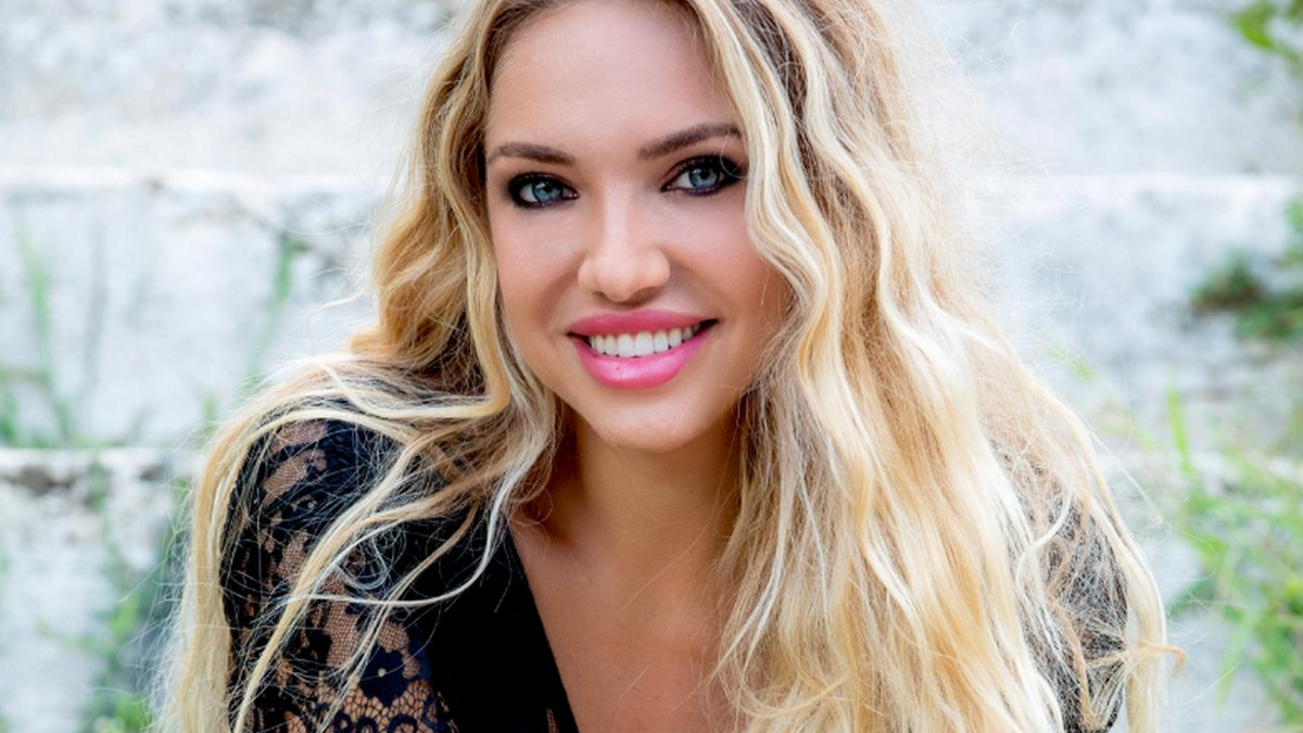 Carolina Rey verso il weekend estivo di Rai1