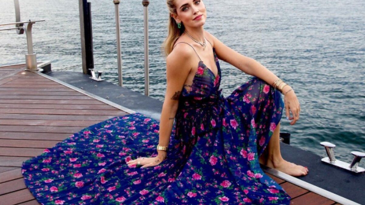 Chiara Ferragni incinta e la Rai rinvia la messa in onda della sua intervista (ma è solo casualità)