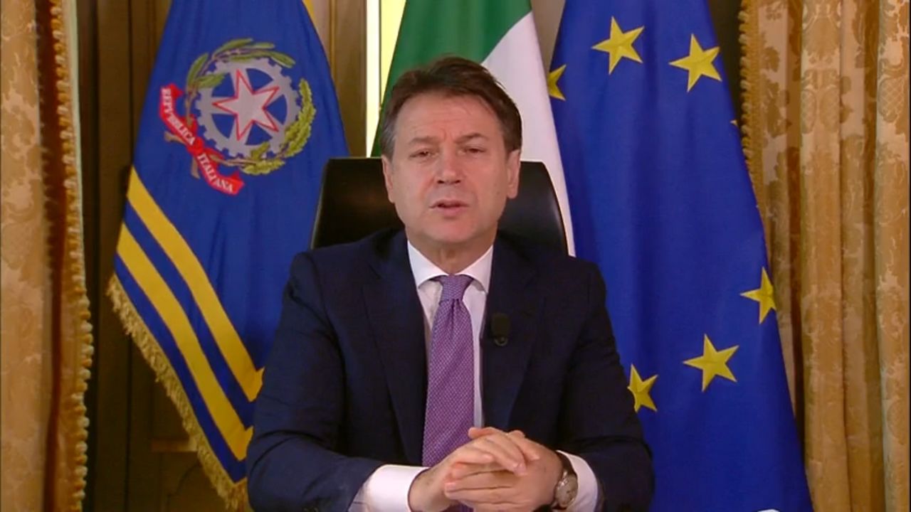 Conte: “Didattica a distanza? Spero per poco, curva contagi preoccupante”