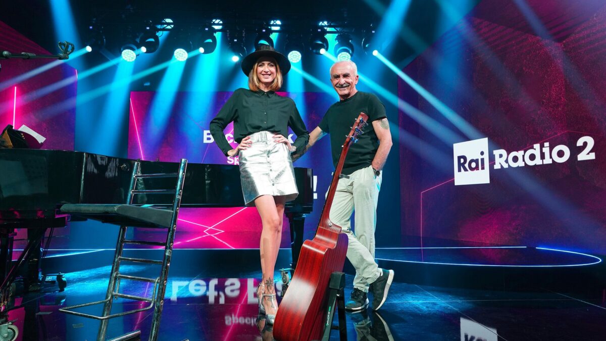 Esordi su Radio 2, Gino Castaldo ed Ema Stockolma: “È un no-talent perché la gara non ha niente a che vedere con la musica”