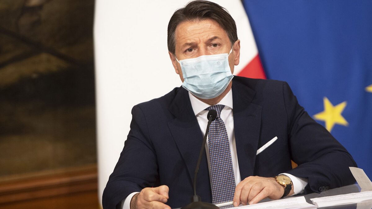Scorta Conte, l’informativa: “La compagna del premier non salì sull’auto blu”