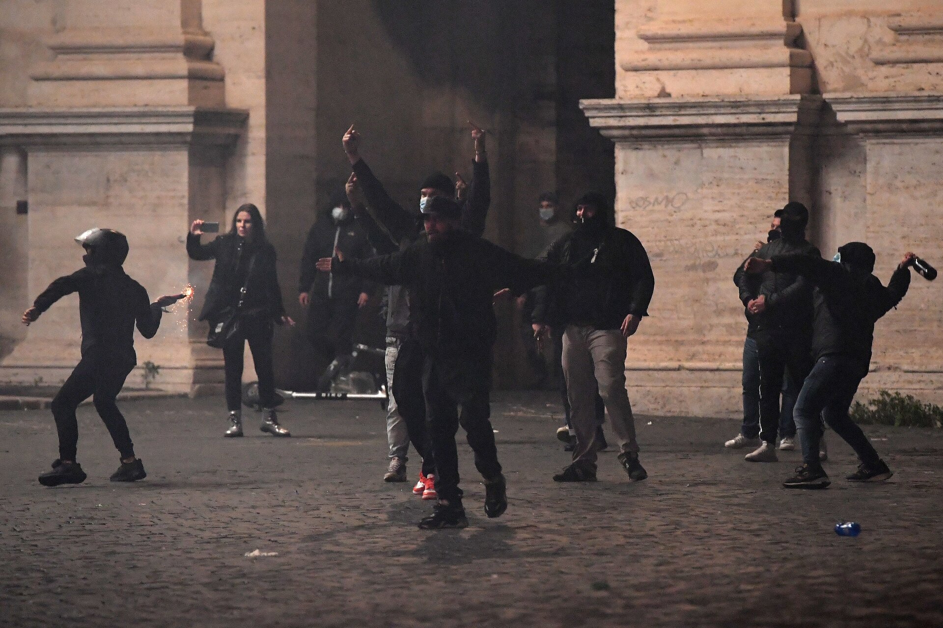Forza Nuova scende in strada a Roma. Scontri con le forze dell’ordine