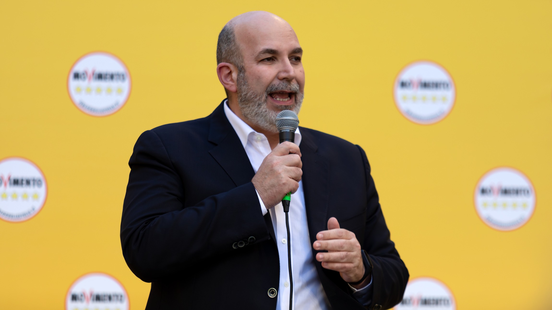 Crimi: “Momento critico, ma scuole restino aperte. Rimpasto? Solo chiacchiere”