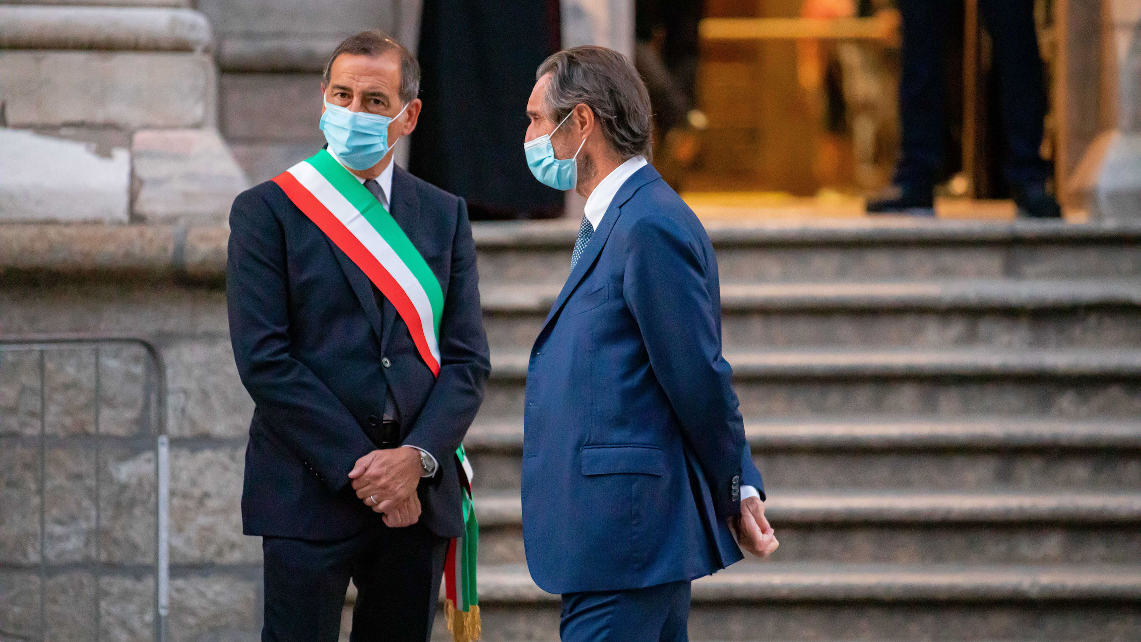 Ricciardi: “A Milano e Napoli lockdown necessario”. Lombardia: “No a chiusura totale”