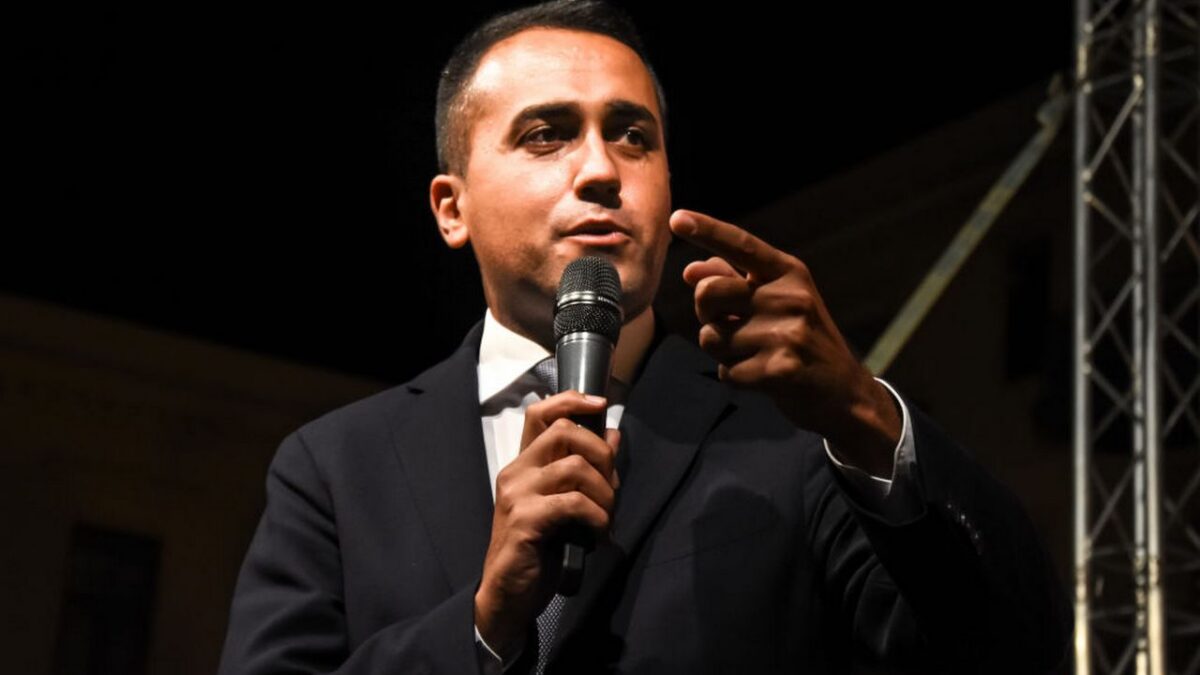 Tensioni nel governo. Di Maio: “Folle mettere in discussione Conte ora”
