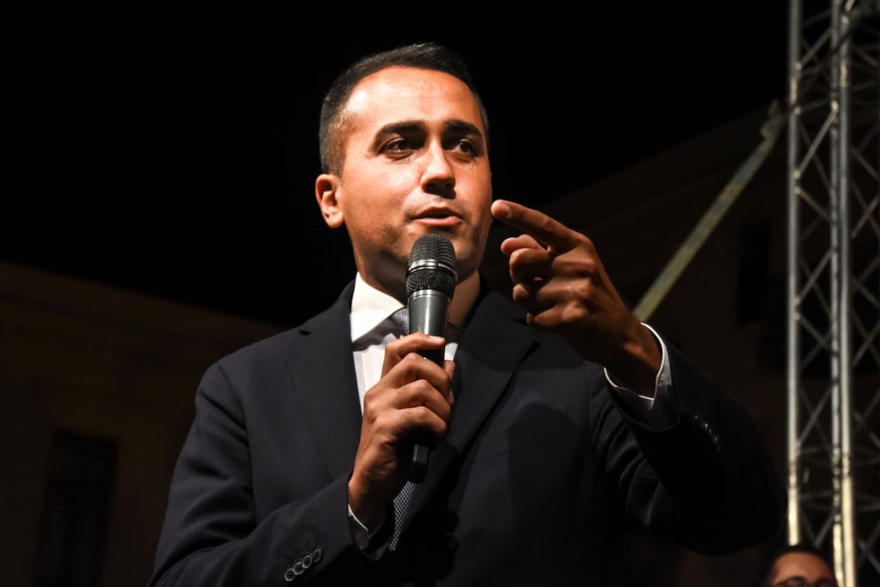 Tensioni nel governo. Di Maio: “Folle mettere in discussione Conte ora”