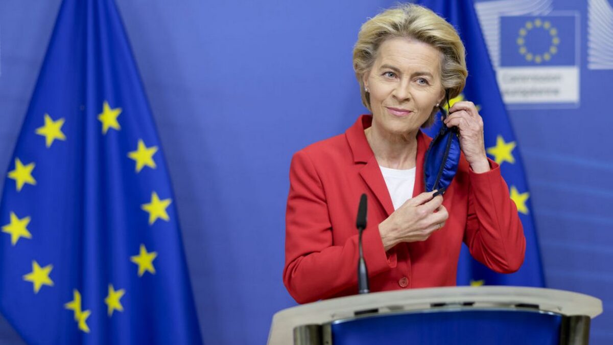 Von der Leyen in isolamento: contatti con un positivo al Covid-19