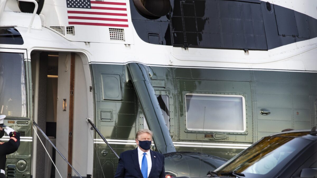 Covid, Donald Trump ricoverato in ospedale: “Spaventato dai sintomi”