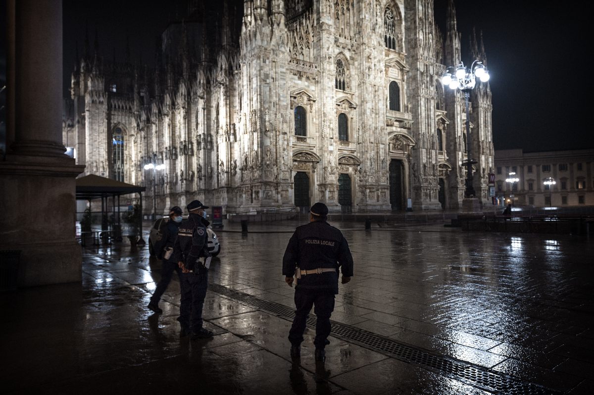 Lombardia: la prima notte di coprifuoco a Milano