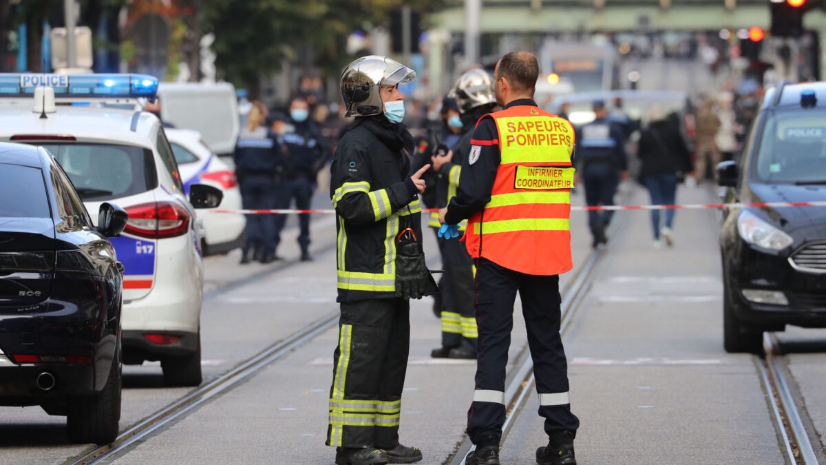 Attentati a Nizza e Avignone: ecco perché gli islamici ce l’hanno con Macron