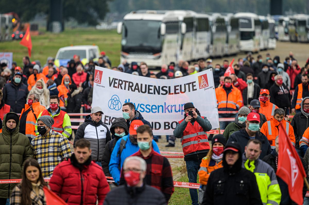 Dusseldorf: protesta dei lavoratori della Thyssenkrupp