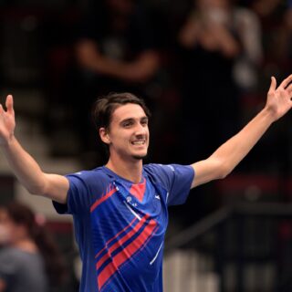 Lorenzo Sonego batte Novak Djokovic a Vienna in due set