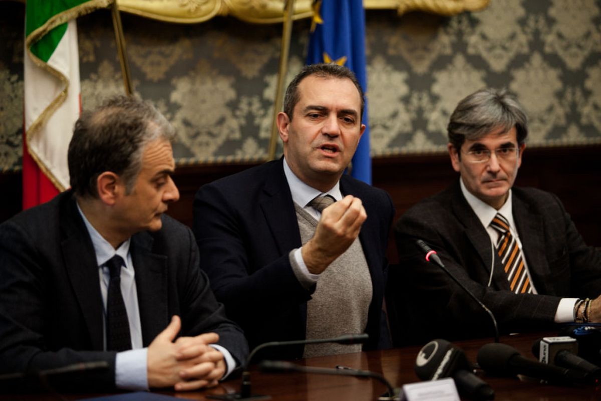 De Magistris: “Campania andrà in lockdown per colpa di De Luca”