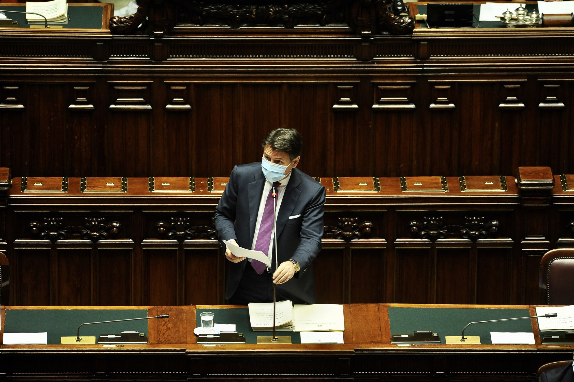 Conte alla Camera: “Dobbiamo sforzarci tutti di ridurre le occasioni di contagio”