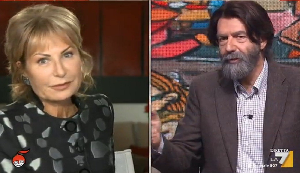 Di Martedì, gag Gruber-Marcorè. La giornalista duetta col finto Cacciari (Video)
