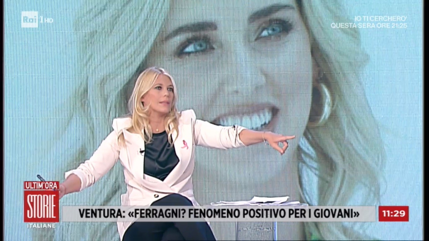 Eleonora Daniele critica su Chiara Ferragni. Fedez replica sui social e la conduttrice si scusa (video)