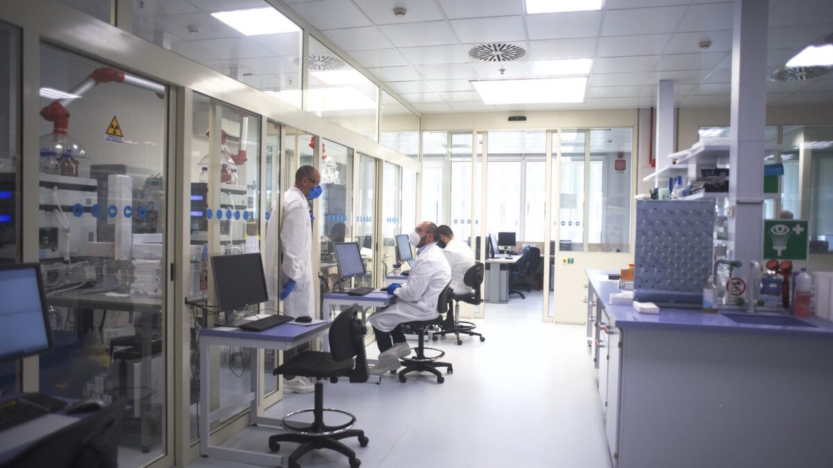 Vaccino per il COVID-19, IRBM di Pomezia: “Entro giugno 2021 tutti potranno vaccinarsi”