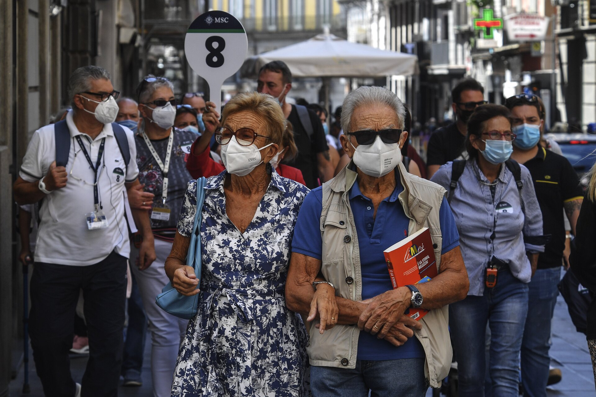 Isolare gli anziani potrebbe ridurre la mortalità del COVID-19? Lo studio dell’ISPI