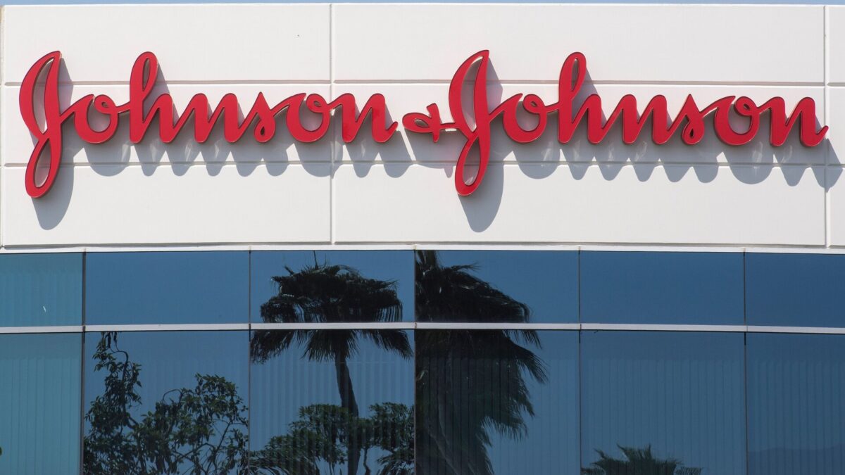 Vaccino per il COVID-19: Johnson & Johnson sospende temporaneamente la sperimentazione