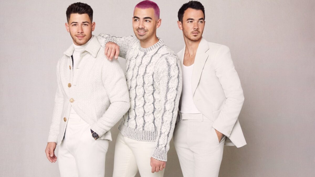 Jonas Brothers, I need you Christmas è il nuovo brano natalizio (Testo, Traduzione e Audio)