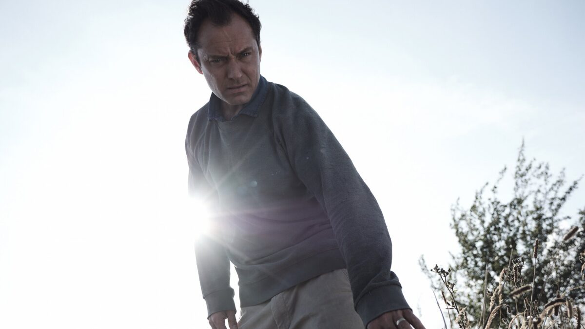 The Third Day, su Sky Atlantic il thriller psicologico e ricco di misteri con Jude Law ed Emily Watson