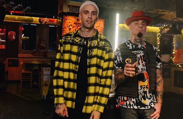 Via di qua, J-Ax feat. Mr Rain: testo e audio della canzone