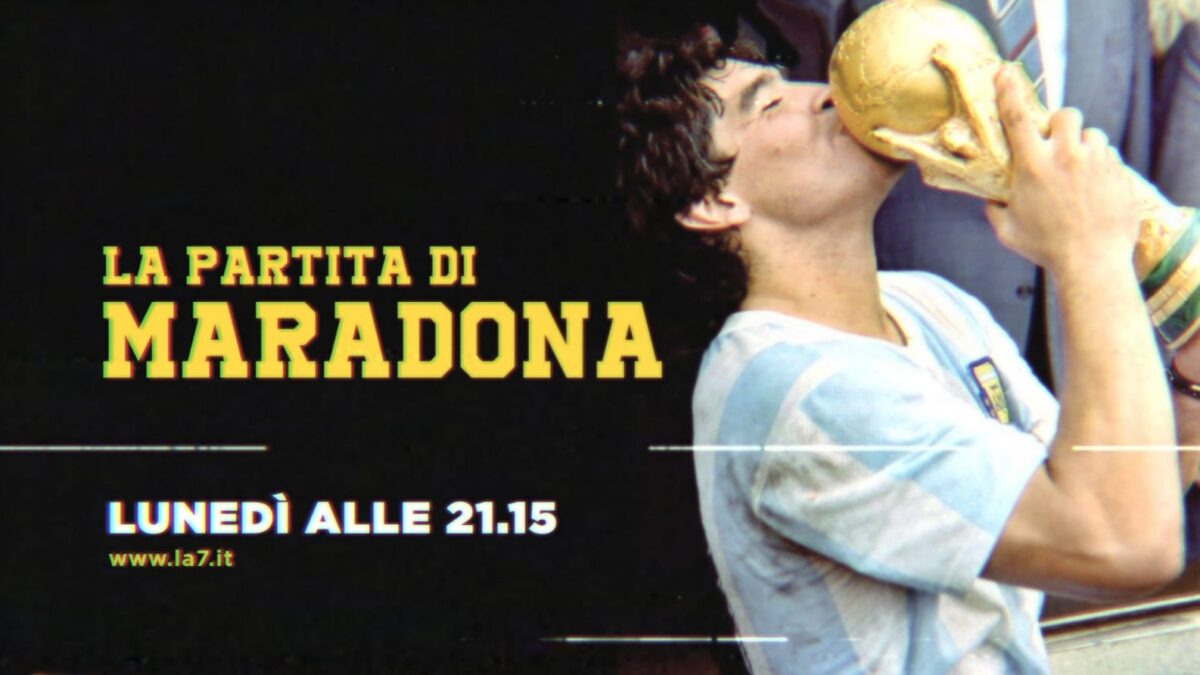 La7 omaggia Maradona e ritrasmette Argentina-Inghilterra. Telecronaca di Riccardo Cucchi e Walter Veltroni