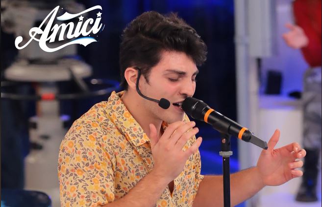Giulio Musca ad Amici 2020: chi è, Instagram, il cantante ha ottenuto un banco