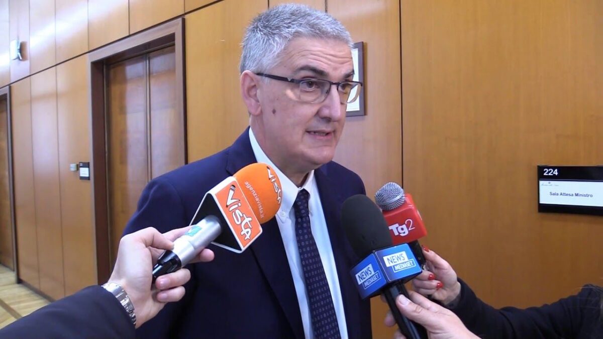Brusaferro (Iss): “Curva dei contagi e dei ricoveri verso l’appiattimento”