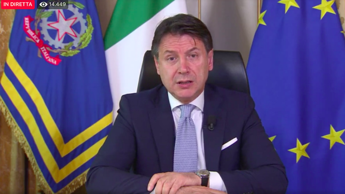 Conte: “Si può differenziare per province. A Natale no a socialità scatenata”