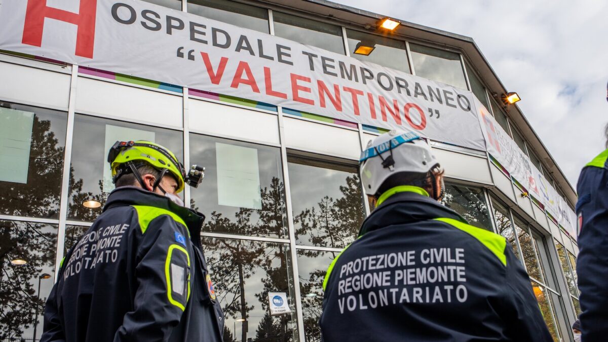 COVID-19, Ricciardi: “900 contagi al giorno tra medici e infermieri”